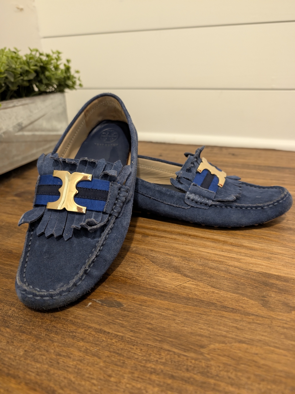 Tory Burch Navy Blue Suede Fringe Loafers Shoes With Gold Logo Size 6.5